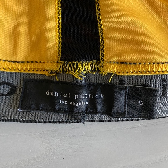Daniel Patrick Yellow/black sports bra SZ sml - Picture 5 of 5